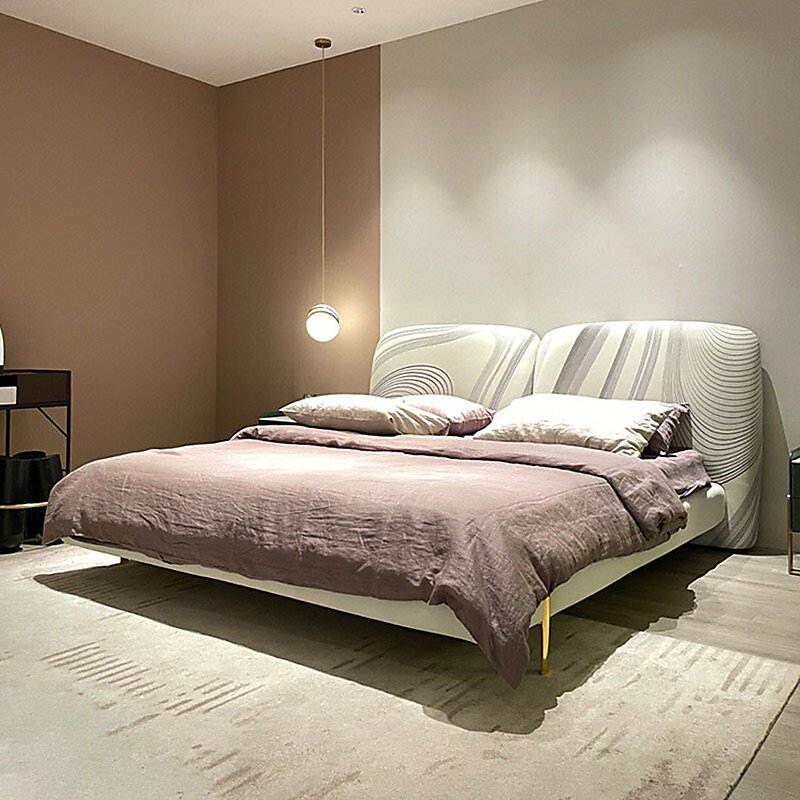 Wide Bed - Image 4
